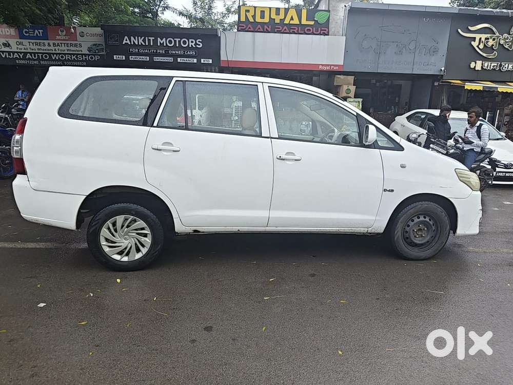 Toyota Innova 2.5 V Diesel 8-seater, 2006, Diesel