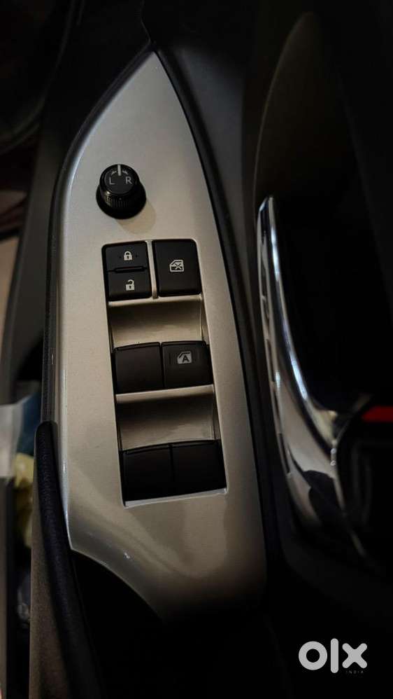 Toyota Innova Crysta 2017 Diesel 32000 Km Driven