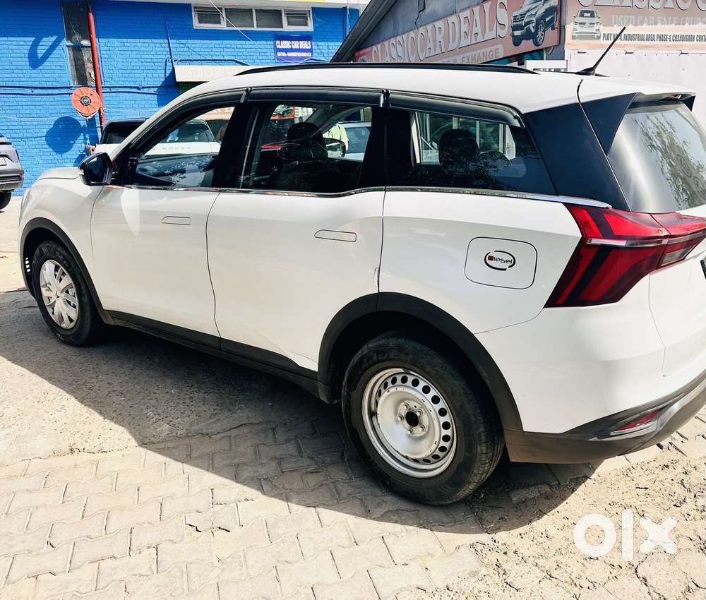 Mahindra Xuv700 2.2 Mx Diesel Mt 5 Str, 2023, Diesel
