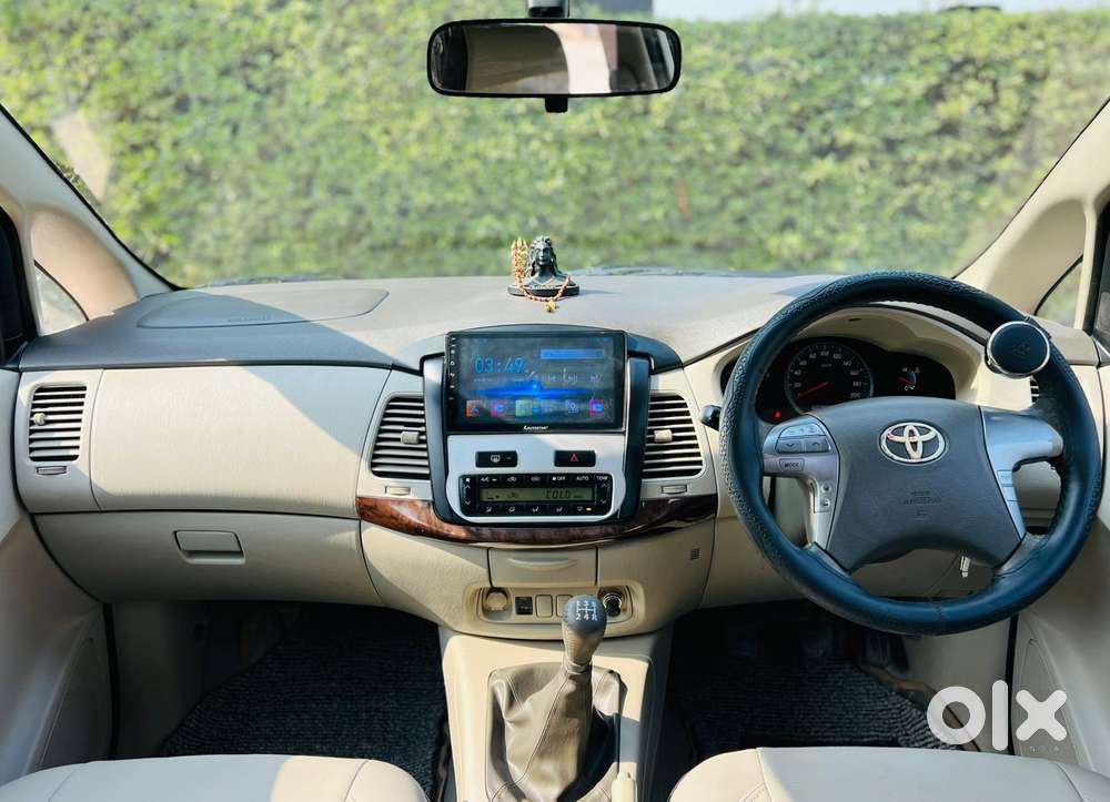 Toyota Innova 2.5 V 8 Str, 2014, Diesel