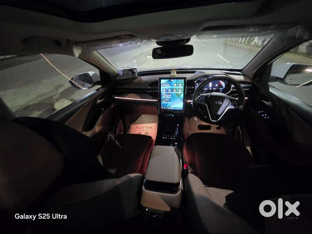 Mg Hector Plus 2025 Petrol 13000 Km Driven