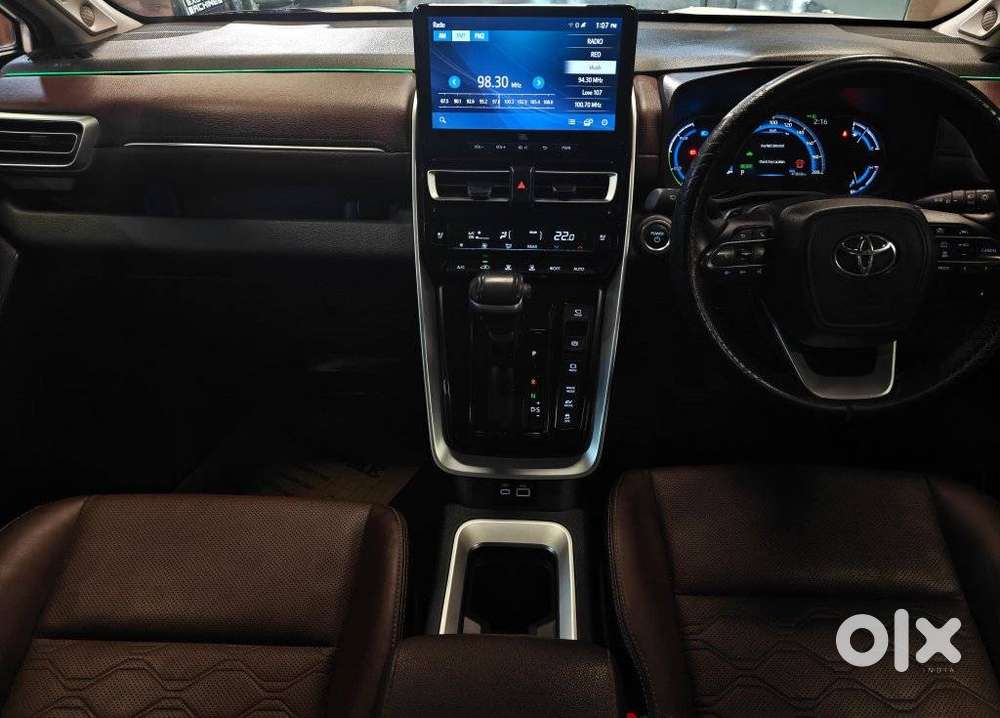 Toyota Innova Hycross 2.0 Zx (o) Hybrid 7 Str, 2024