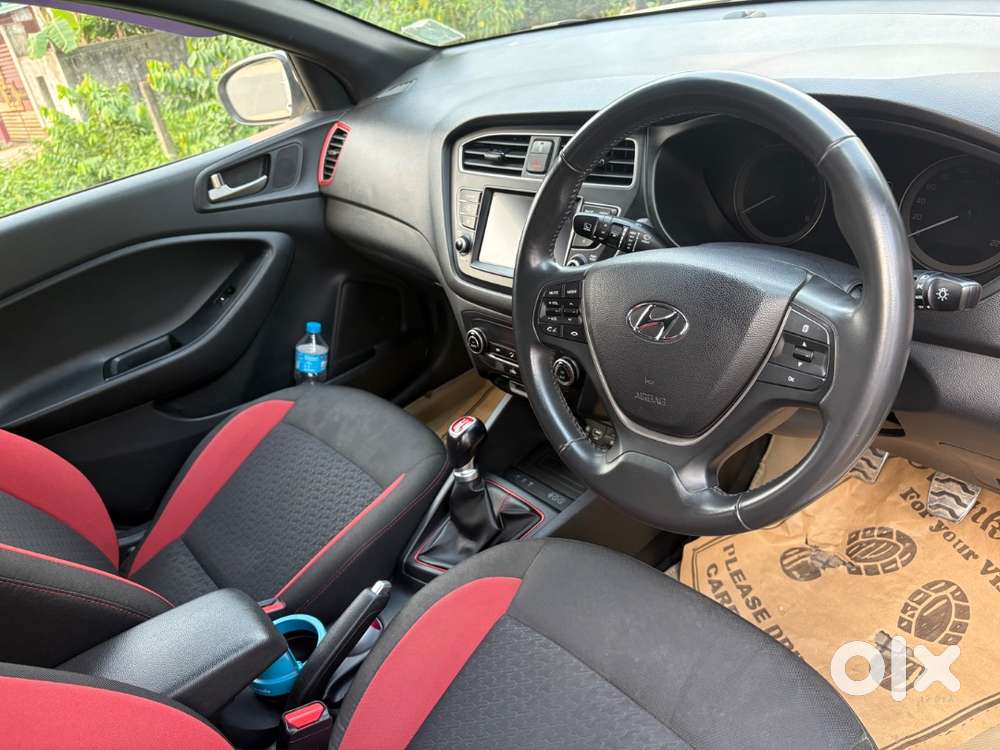 Automatic Headlamps, Six Air Bags Brand New Tyres