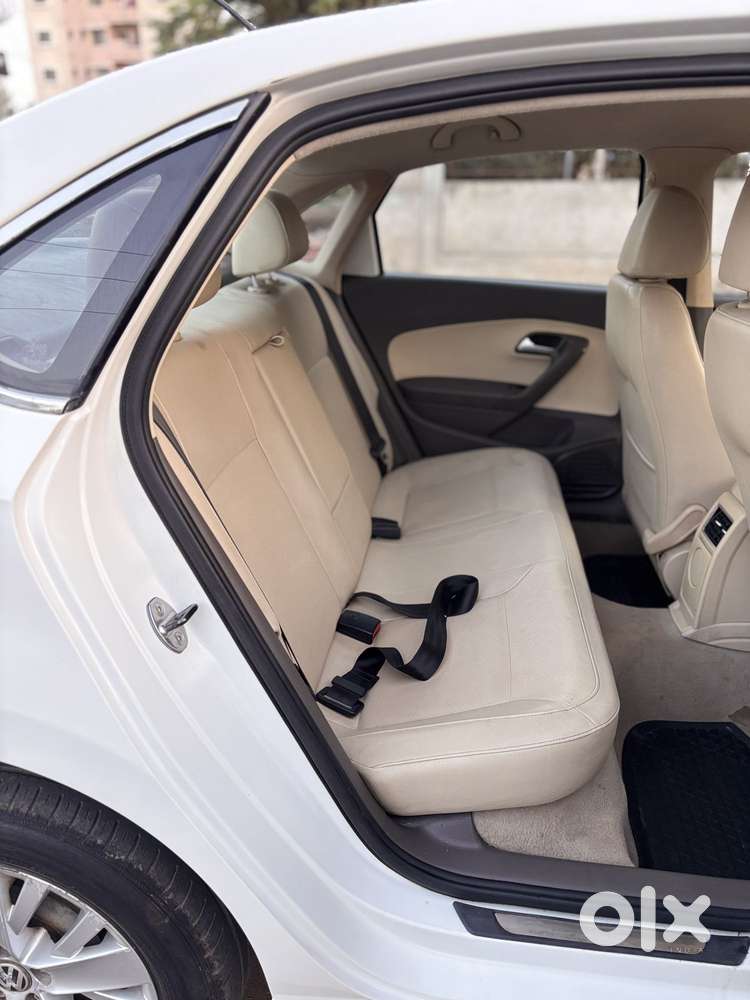 Volkswagen Vento 1.2 Tsi Highline Plus At, 2014, Petrol