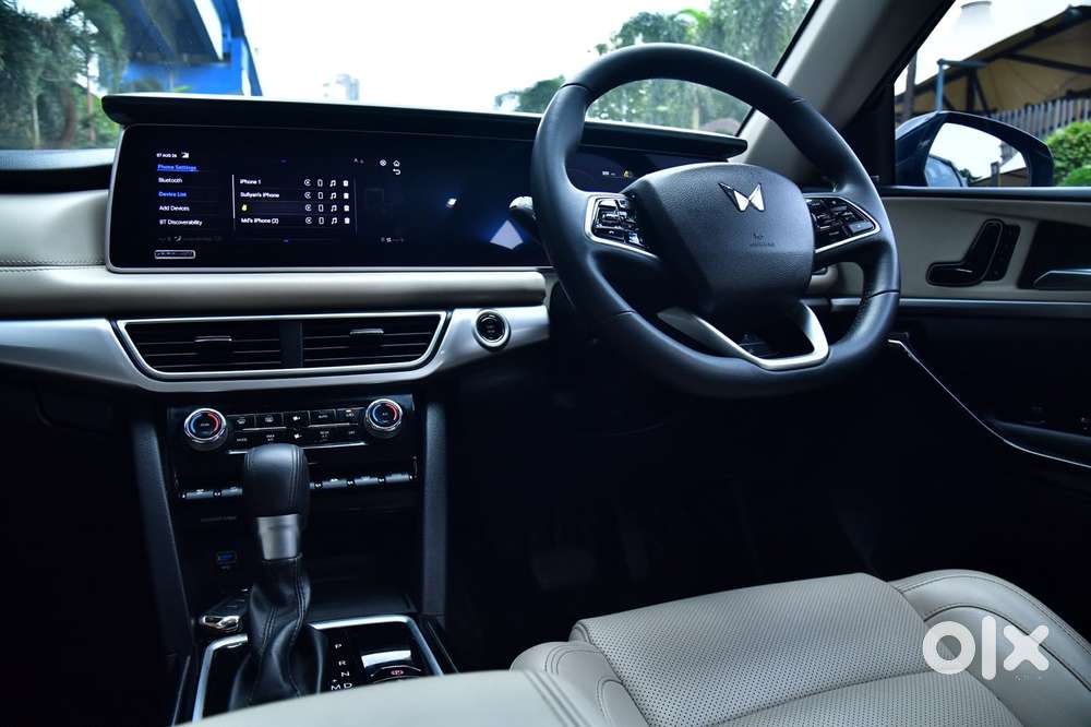 Mahindra Xuv700 Ax7l 6 Str At, 2023, Diesel