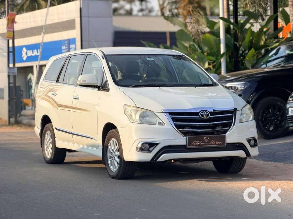 Toyota Innova 2.5 Z Diesel 7 Seater Bs Iv, 2013, Diesel
