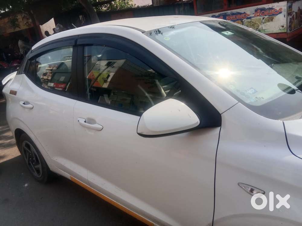 Hyundai Aura Sx (o) Crdi Manual, 2023, Cng & Hybrids