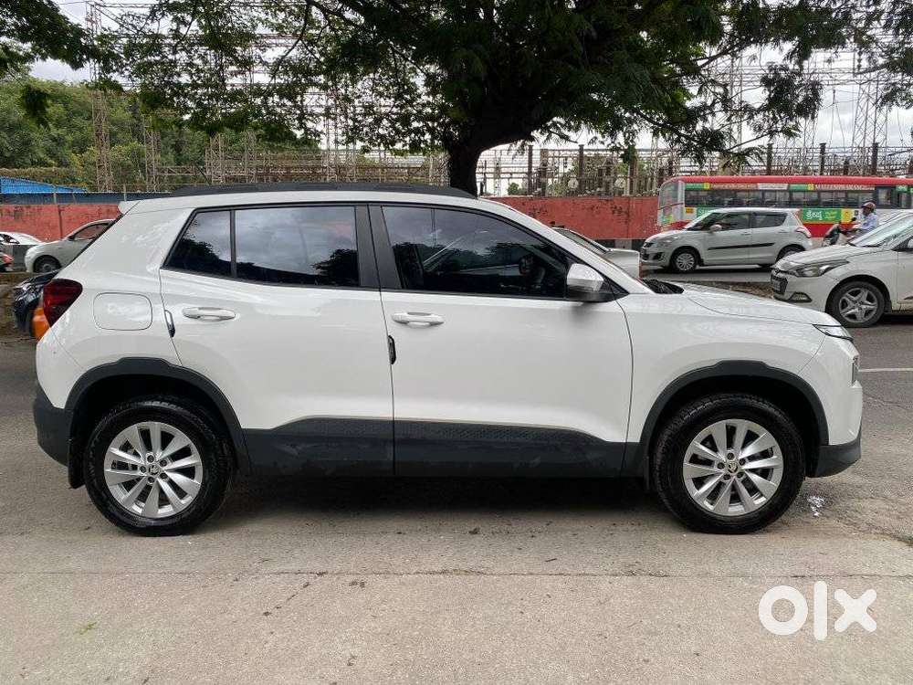 Skoda Kylaq Signature, 2025, Petrol