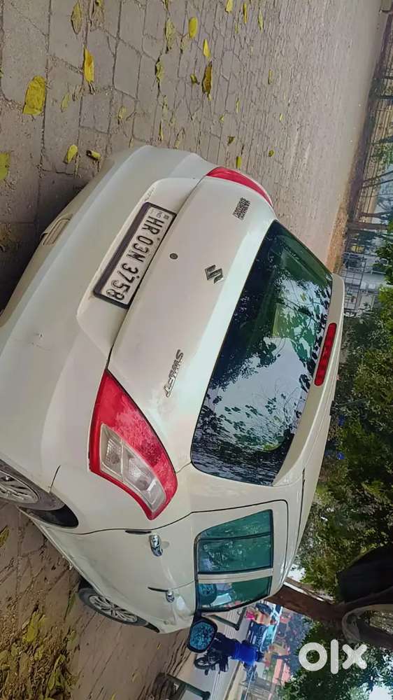 Maruti Suzuki Swift December 2011 1.2 Lxi
