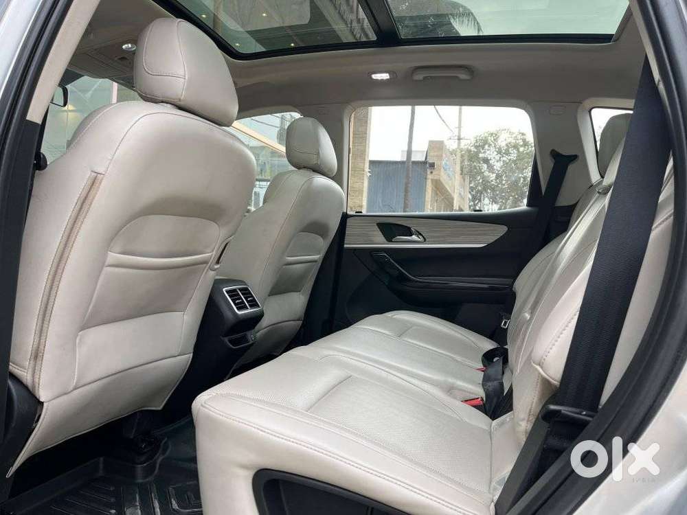 Mahindra Xuv700 2.2 Ax 7 Diesel At Luxury Pack Str, 2021, Diesel