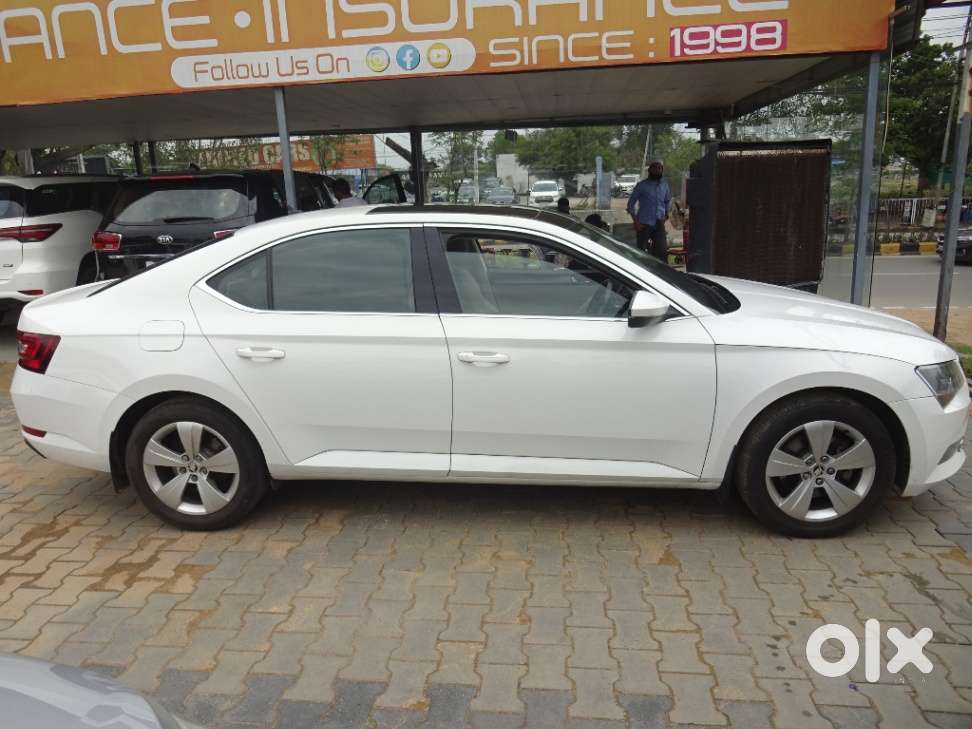 Skoda Superb Style 1.8, 2016, Petrol