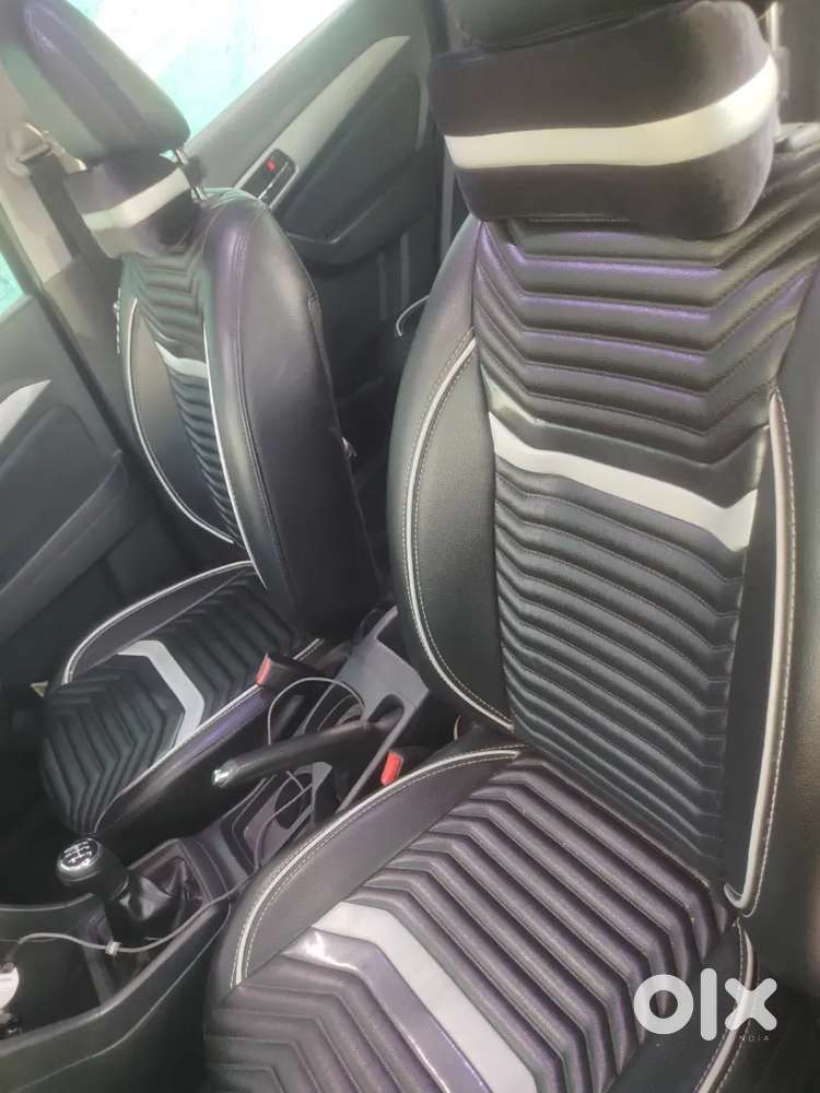 Maruti Suzuki Brezza 2017 Show Room Maintenance Show Room Track