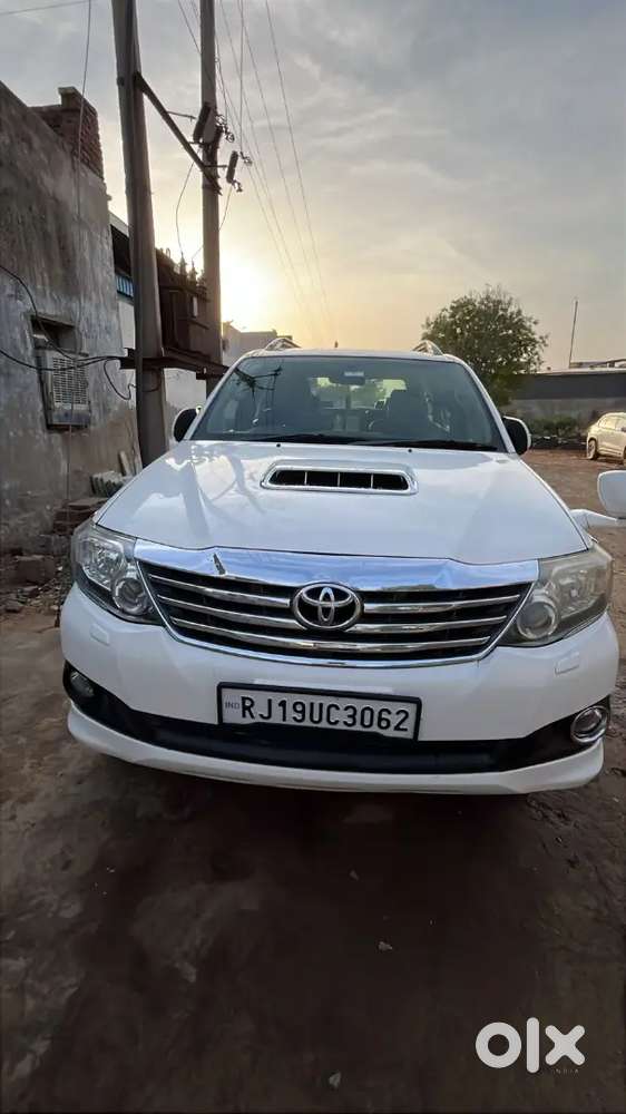 Toyota Fortuner 2013 Automatic  New Tyres  Premium Touchscreen