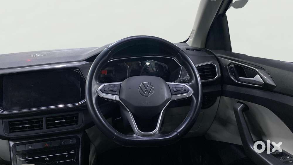 Volkswagen Taigun 1.0 Tsi Topline At, 2023, Petrol