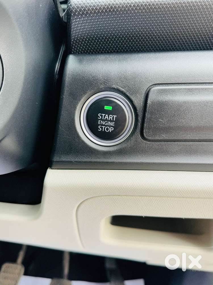 Tata Altroz Accomplished S Mt Diesel, 2025, Petrol