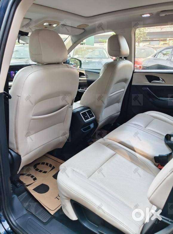 Mahindra Xuv700 2.0 Ax 7 Petrol At Luxury Pack Str, 2021, Petrol