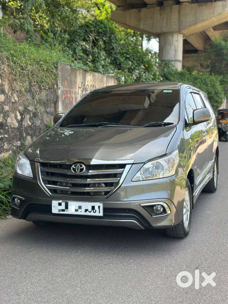 Toyota Innova 2.5 G (diesel) 8 Seater, 2013, Diesel