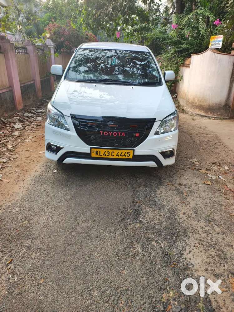 Toyota Innova 2011