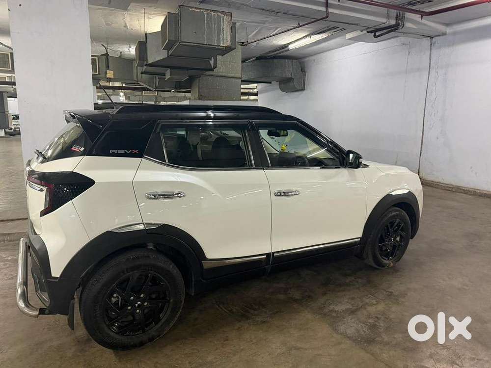 Automatic Mahindra Xuv 3xo 2025 Petrol 6600 Km Driven
