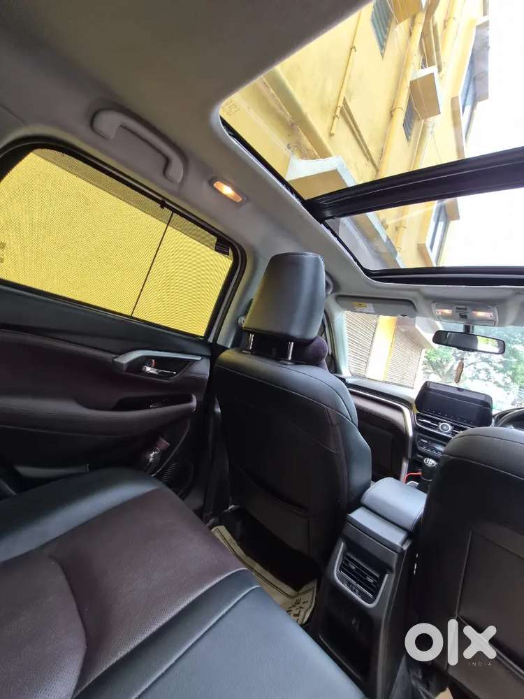 Maruti Suzuki Grand Vitara Top Model 4x4 Drive Mode Alpha Dual Tone