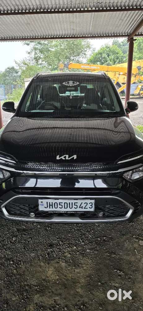 Kia Carens Premium Petrol Manual 2024