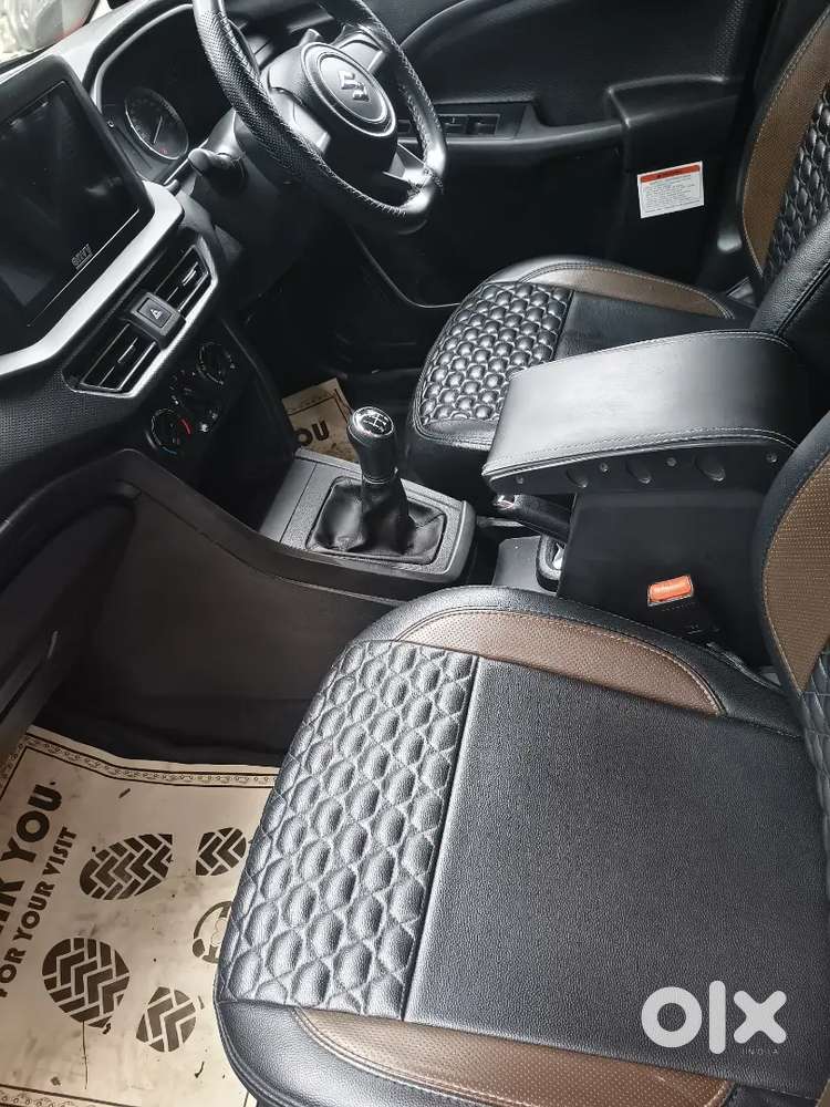 Maruti Brezza Lxi 2023 Petrol + Cng