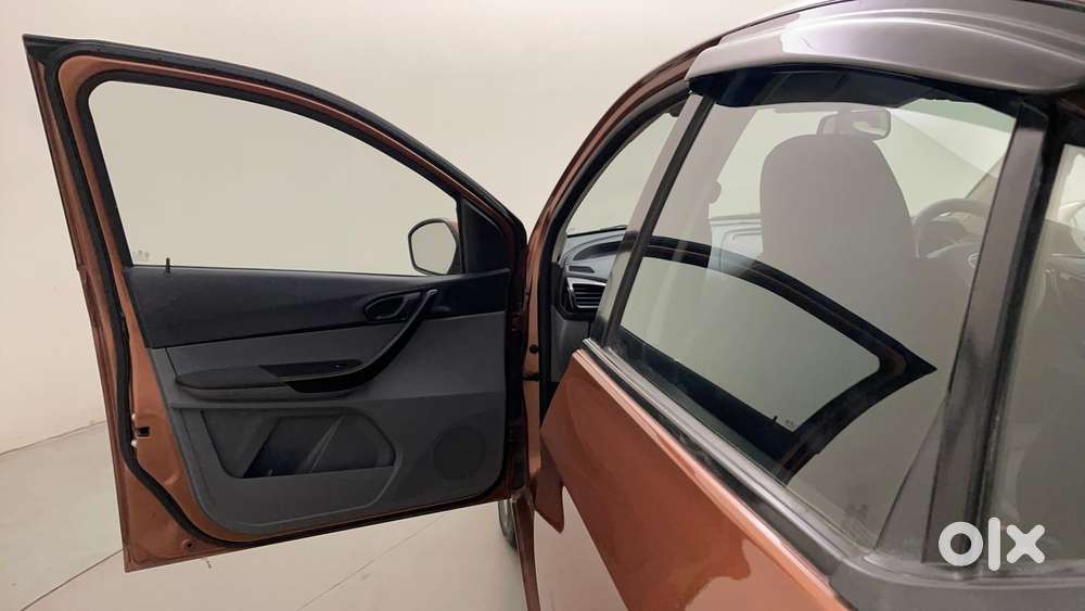 Tata Tigor 1.2 Revotron Xt, 2017, Petrol