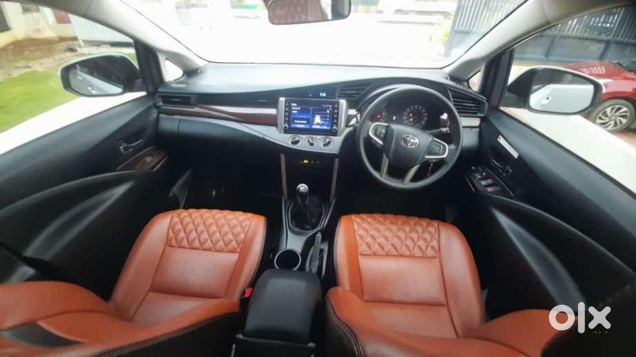 Toyota Innova Crysta 2.4 G Mt 7 Str, 2025, Diesel