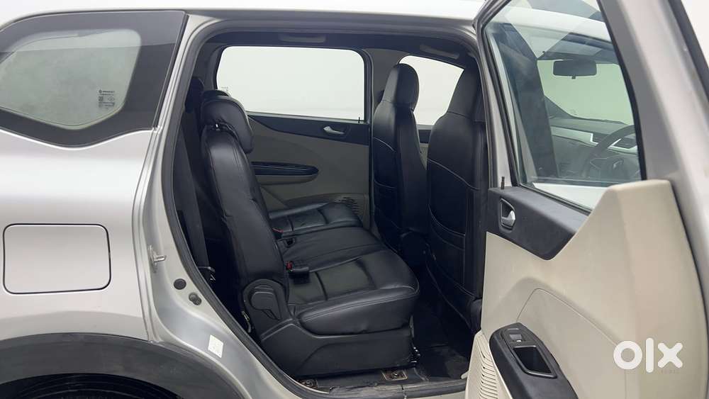 Renault Triber Rxz, 2021, Petrol