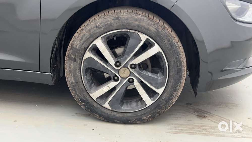 Tata Altroz Xz, 2021, Petrol