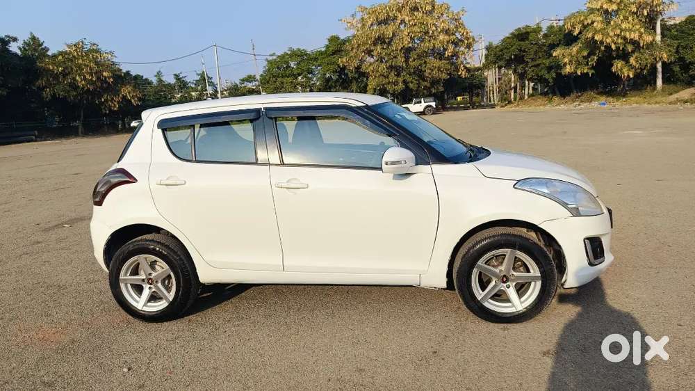 Maruti Suzuki Swift Vxi 2015 Manual With Alloy And Projector Head Lamp