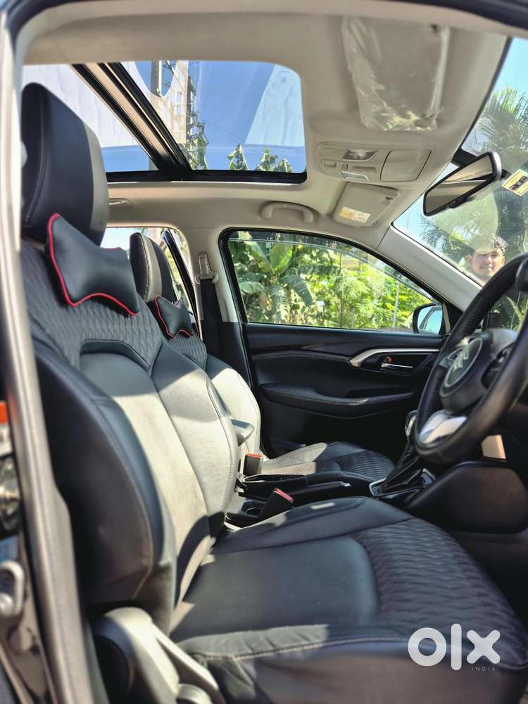 Maruti Suzuki Grand Vitara 1.5 Alpha Plus Intelligent Hybrid Ecvt, 2..