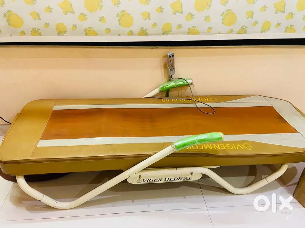 Thermal massage bed
