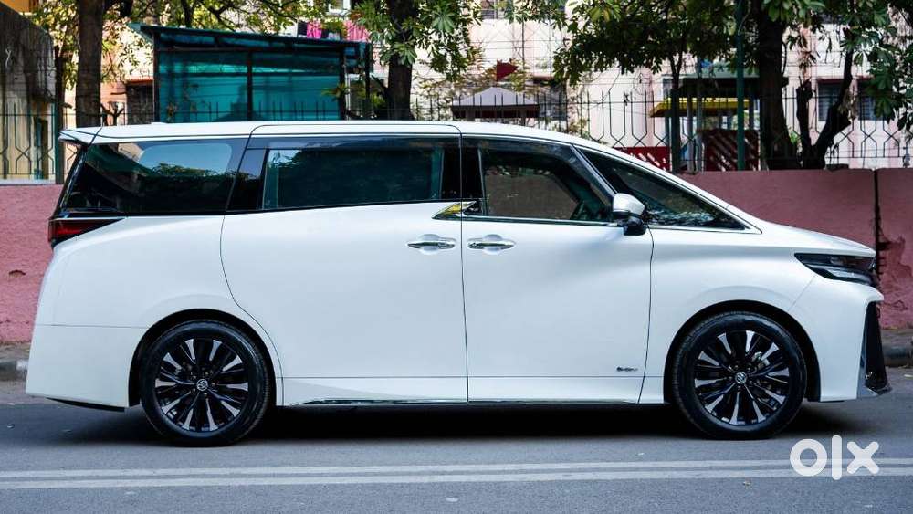 Toyota Vellfire Vip – Executive Lounge, 2024, Petrol