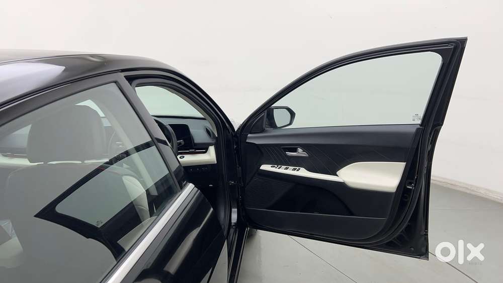 Hyundai Verna Sx 1.5 Petrol Ivt, 2025, Petrol