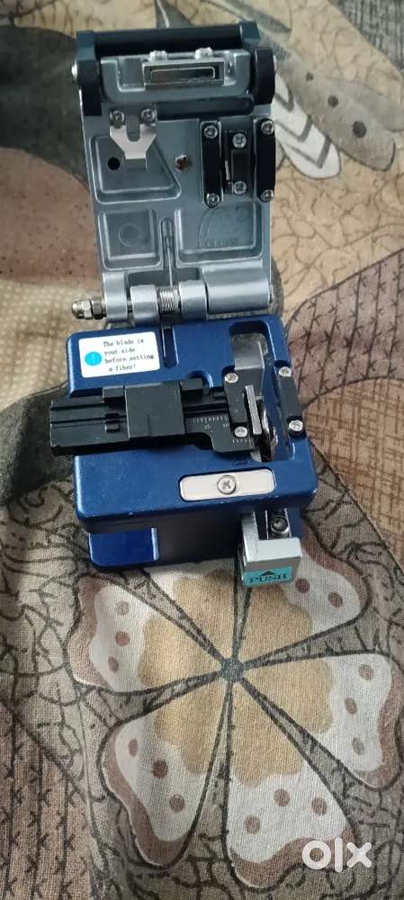 Fiber cleaver