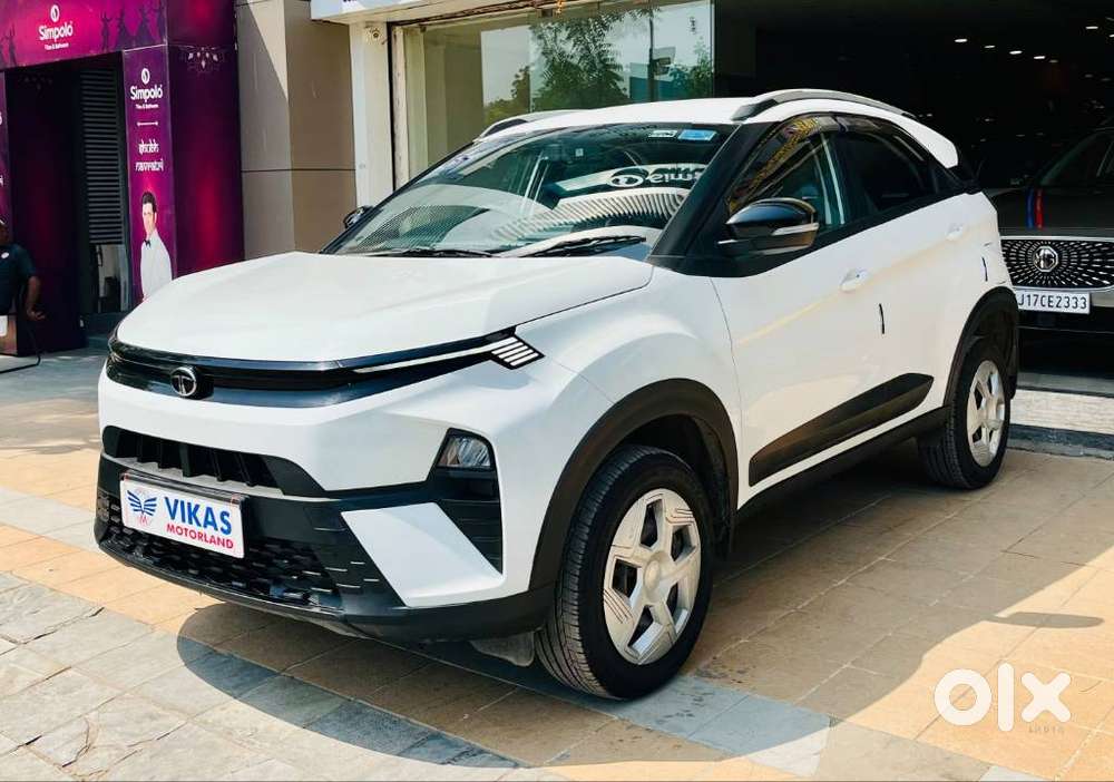Tata Nexon Pure Plus (s) Petrol Amt, 2025, Petrol