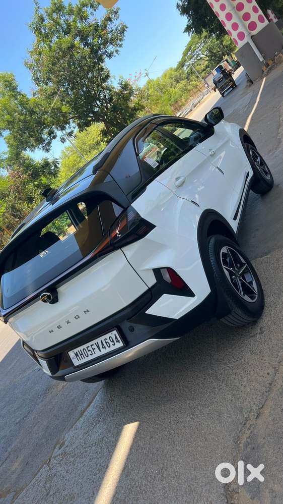 Tata Nexon Fearless Plus S Purple 1.2 Revotron Petrol 7dca Dual Tone..