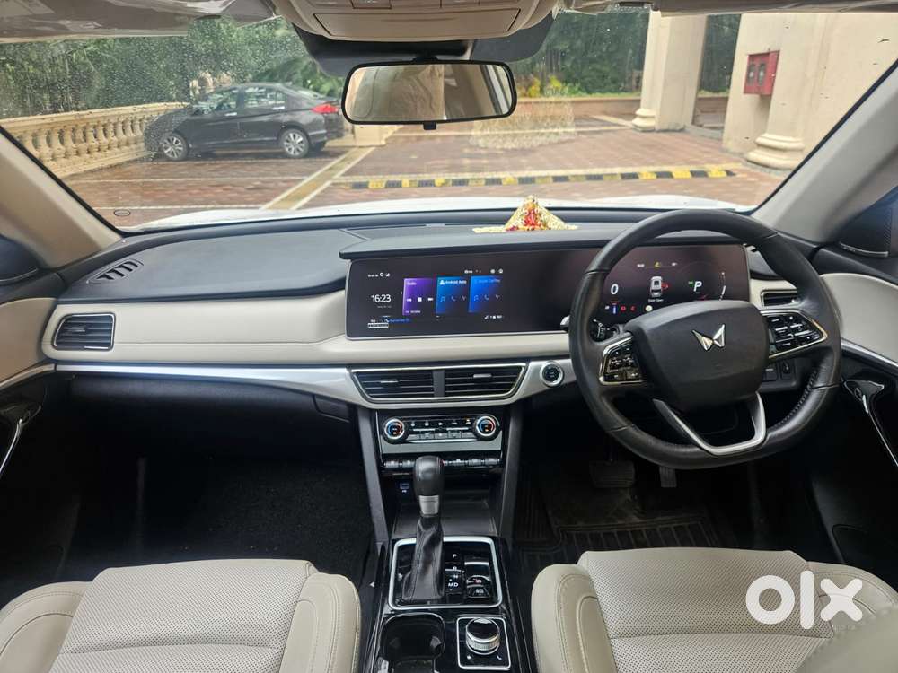 Mahindra Xuv700 2.2 Ax 7 Diesel At Luxury Pack Str, 2024, Diesel