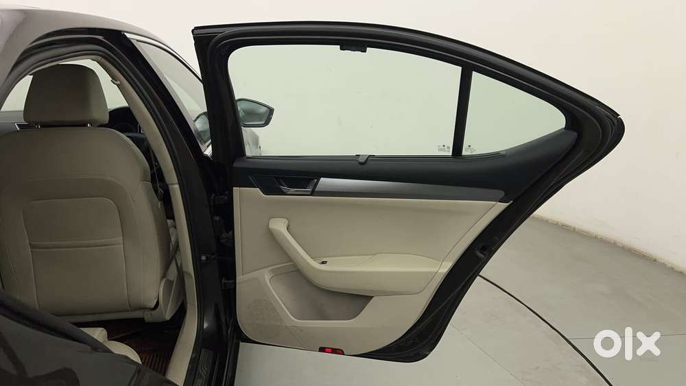 Skoda Superb [ ] 1.8 Style Tsi At, 2018, Petrol