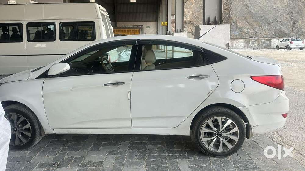 Hyundai Fluidic Verna 2014