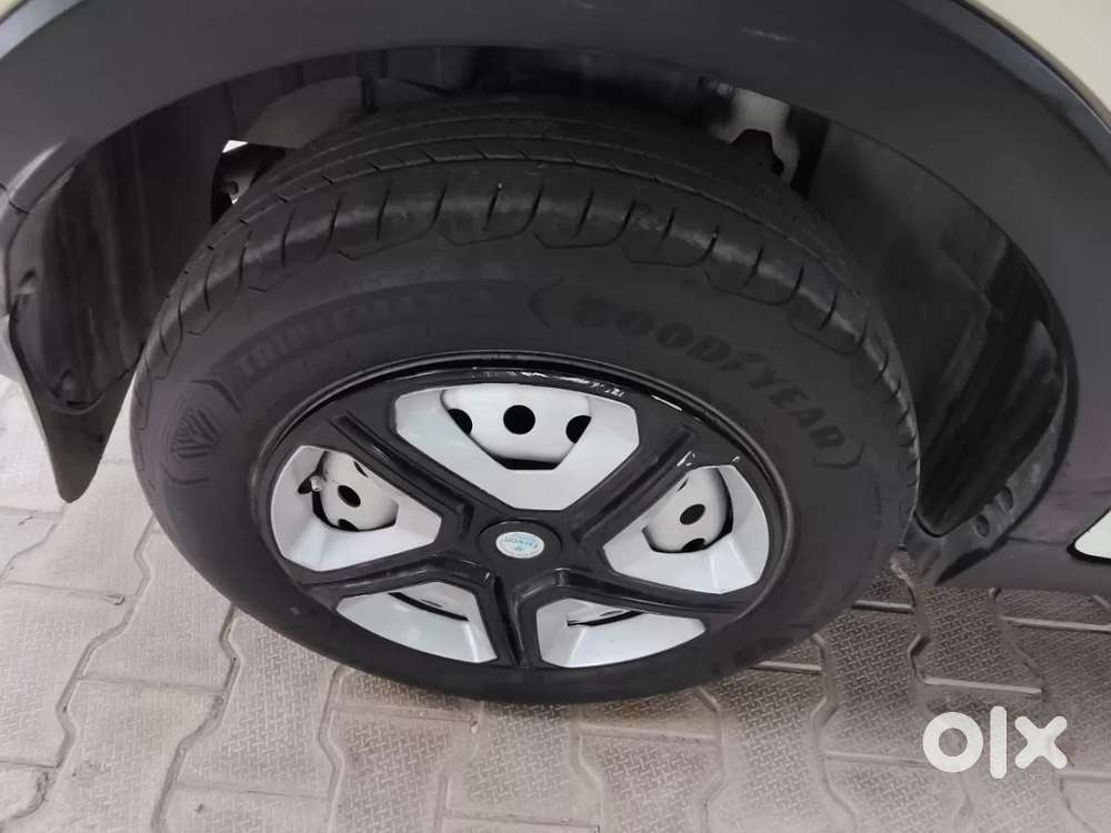 Mahindra Xuv300 W4, 2021, Petrol
