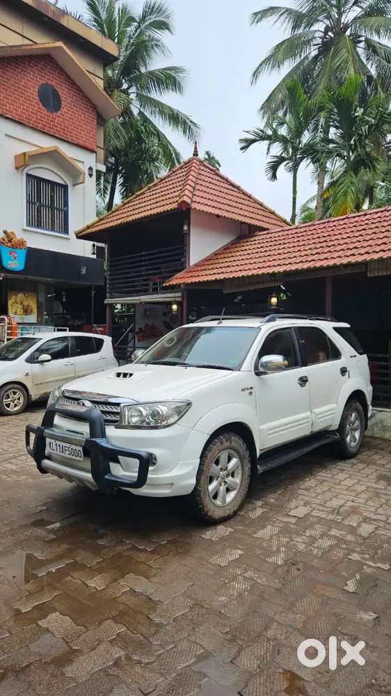 Toyota Fortuner 2010