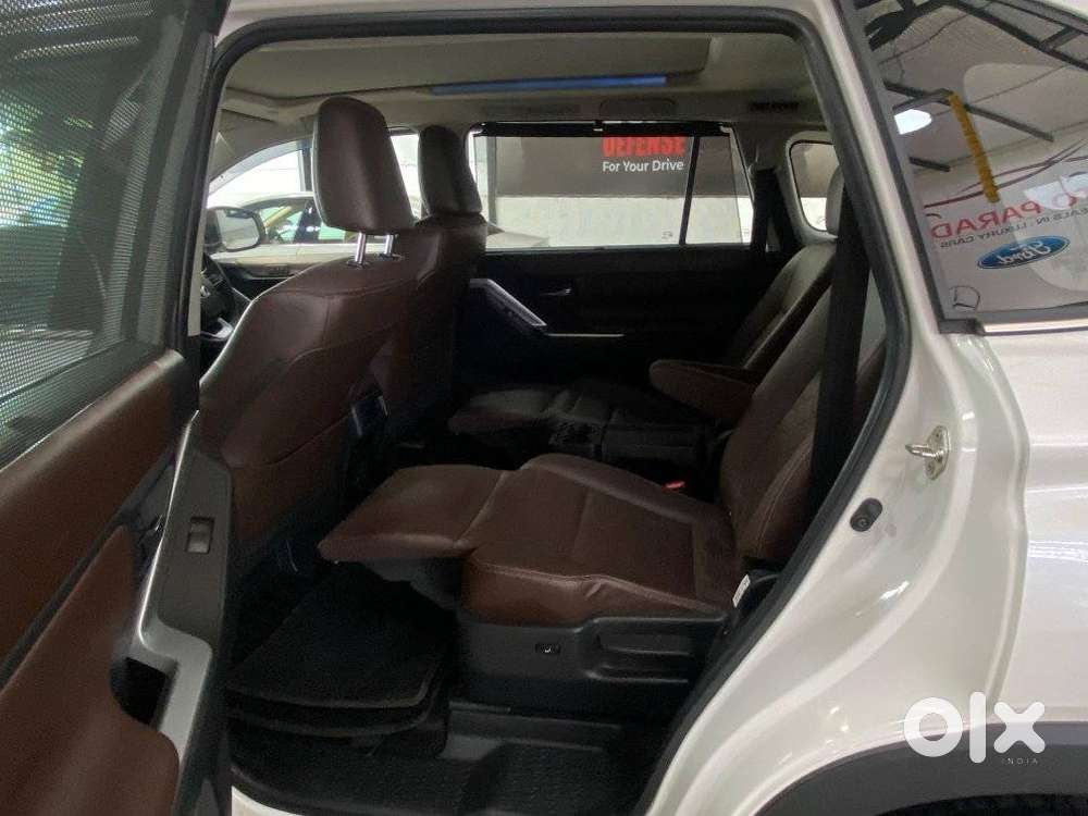 Toyota Innova Hycross 2.0 Zx Hybrid 7 Str, 2025, Petrol