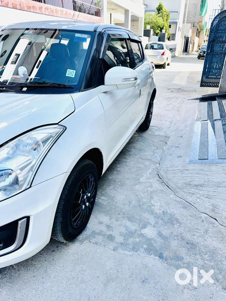 Maruti Suzuki Swift 1.2 Vxi Glory Edition, 2016, Petrol