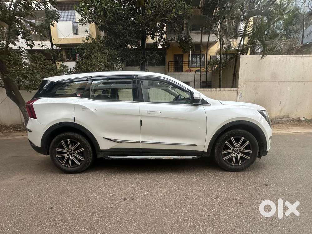 Mahindra Xuv700 2.0 Ax 7 Petrol Mt Str, 2022, Petrol