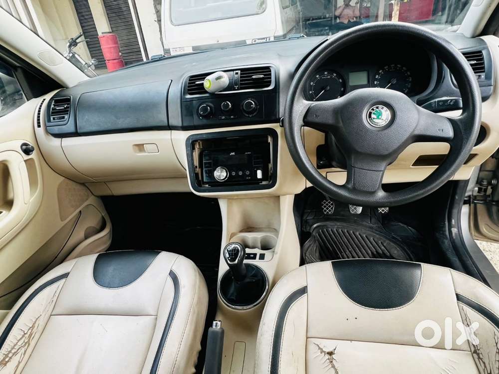 Skoda Fabia Petrol Manual 2012