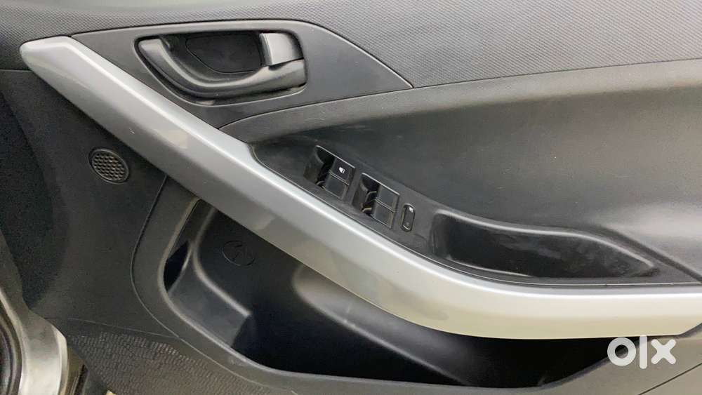 Tata Nexon 1.2 Revotron Xm (s), 2020, Petrol