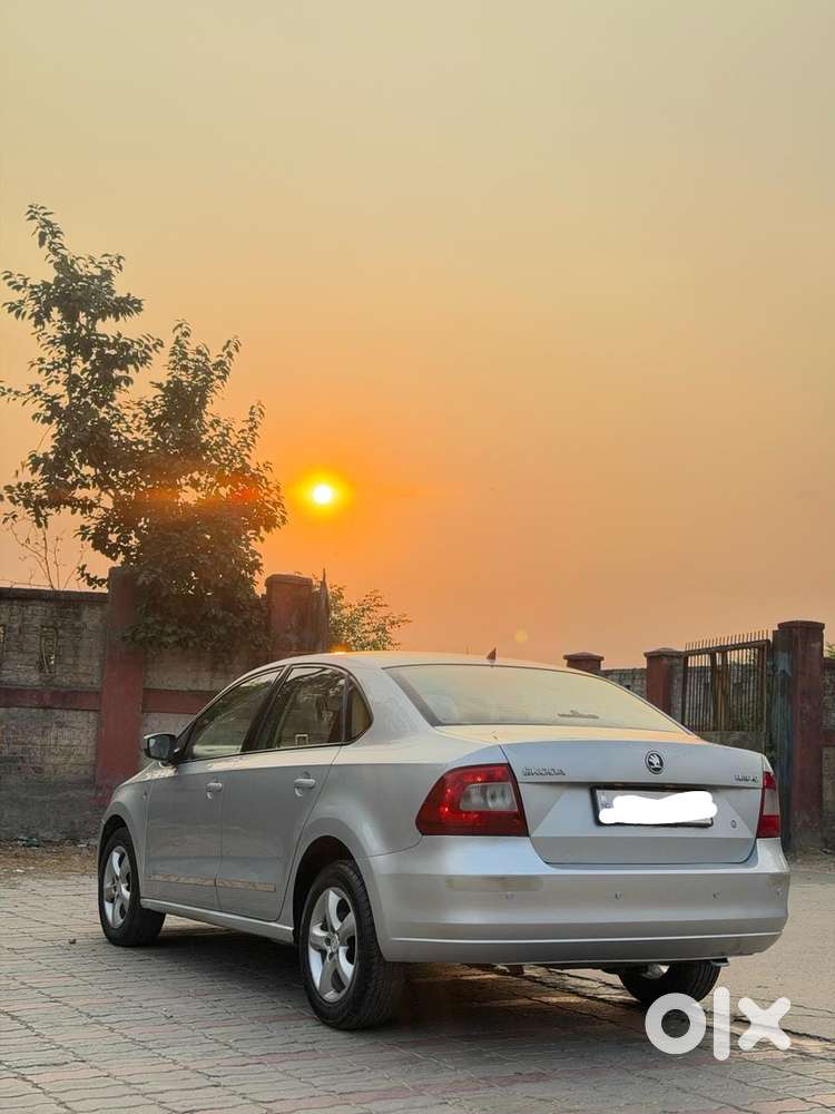 Skoda Rapid 1.6 Mpi Ambition, 2013, Petrol