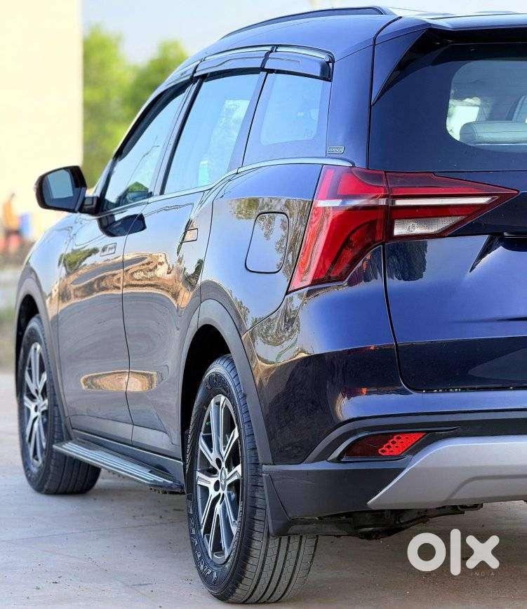 Mahindra Xuv700 2.2 Ax 7 Diesel Mt Luxury Pack Str, 2023, Diesel